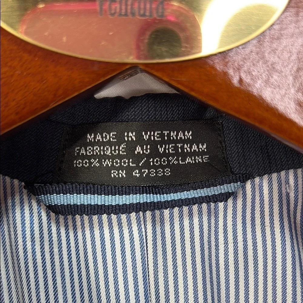 🏕️ Tommy Hilfiger navy wool Sport Coat with faint stripe